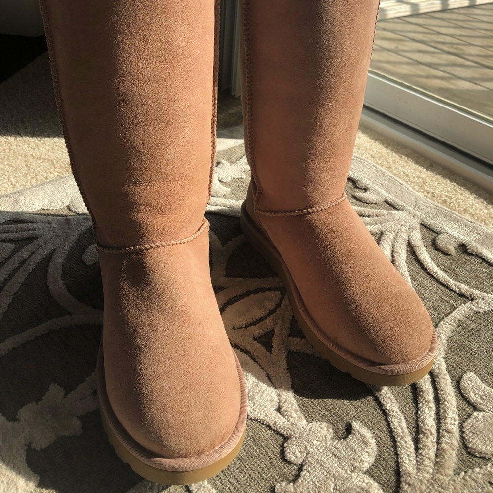 Tall women’s UGG boots - Mushroom color. Size 8